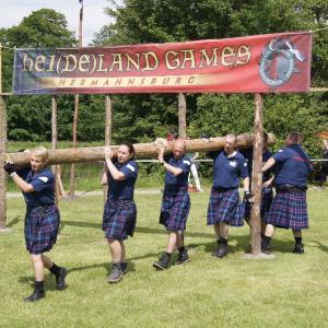 Slalom Race (Baumstammslalom)