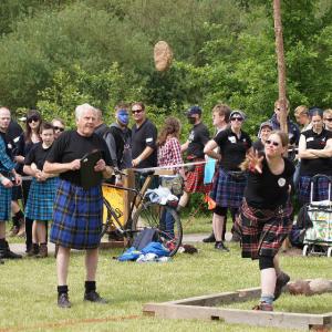Putting the Stone (Steinstoßen)