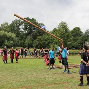 Tossing the Caber